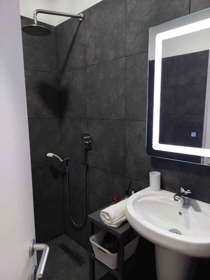 Gex Apartments Tiranë Ngoại thất bức ảnh